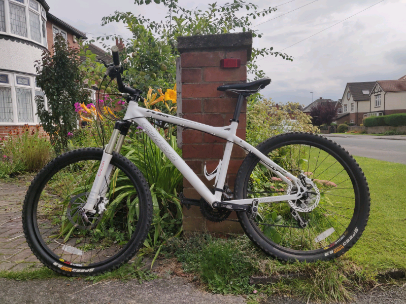 carrera fury mountain bike